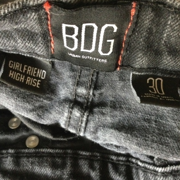 BDG Girlfriend High Rise Black Raw Edge Distressed Denim Jean Shorts Size 30 - Picture 11 of 13
